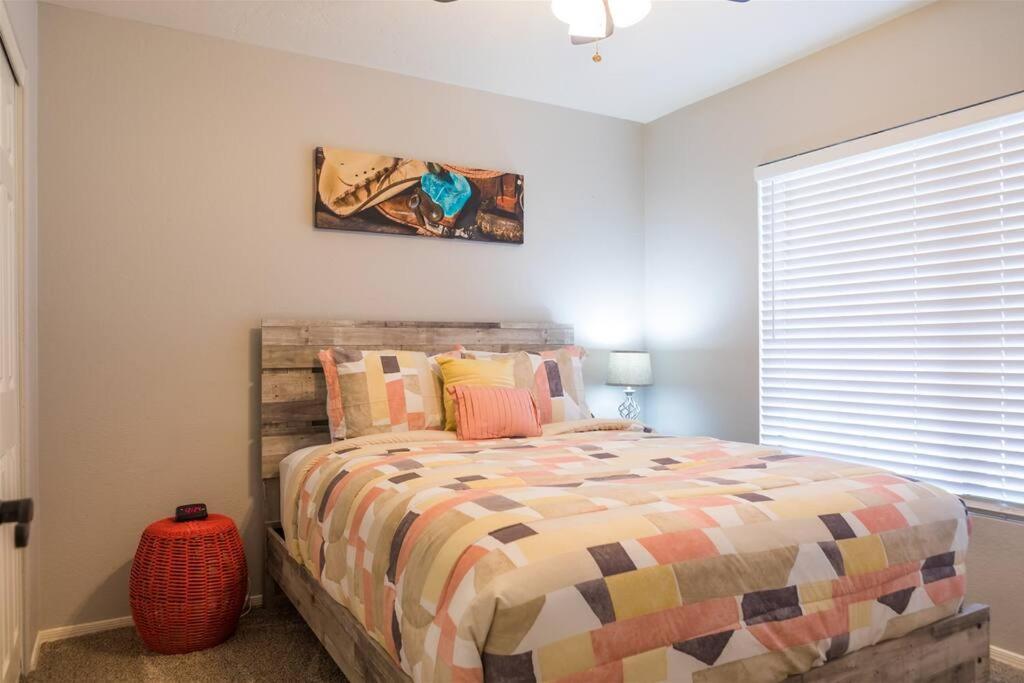 Cozy Home With Pool, Fire Table, Bbq, Rv Parking Mesa Exterior photo