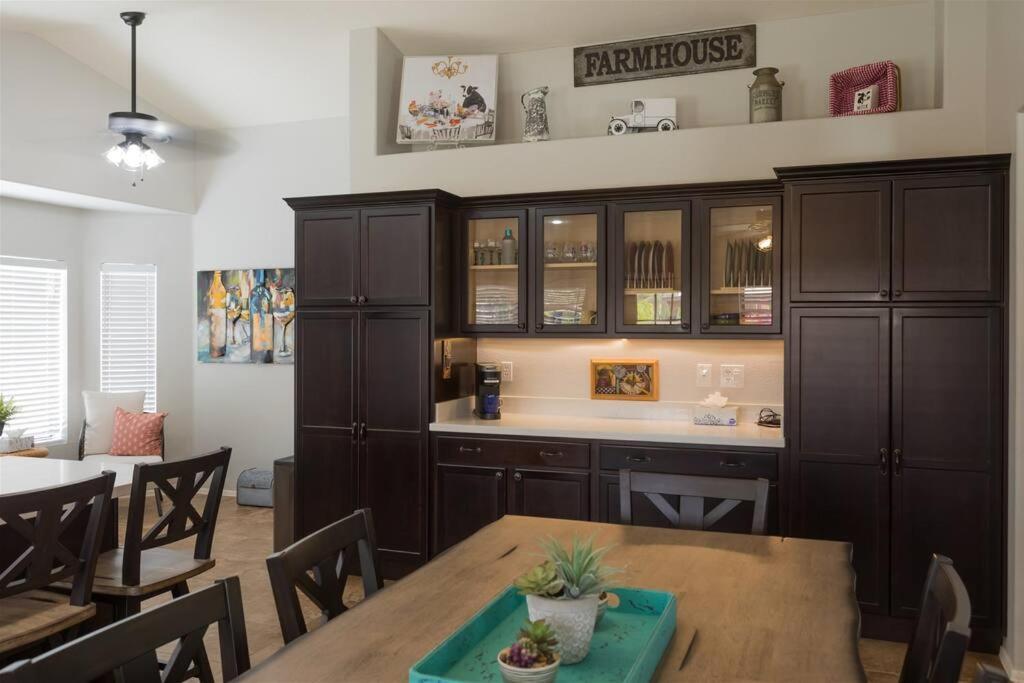 Cozy Home With Pool, Fire Table, Bbq, Rv Parking Mesa Exterior photo