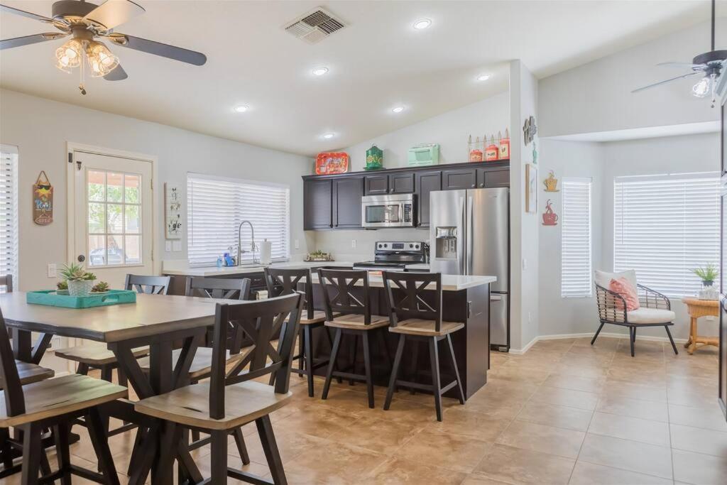 Cozy Home With Pool, Fire Table, Bbq, Rv Parking Mesa Exterior photo