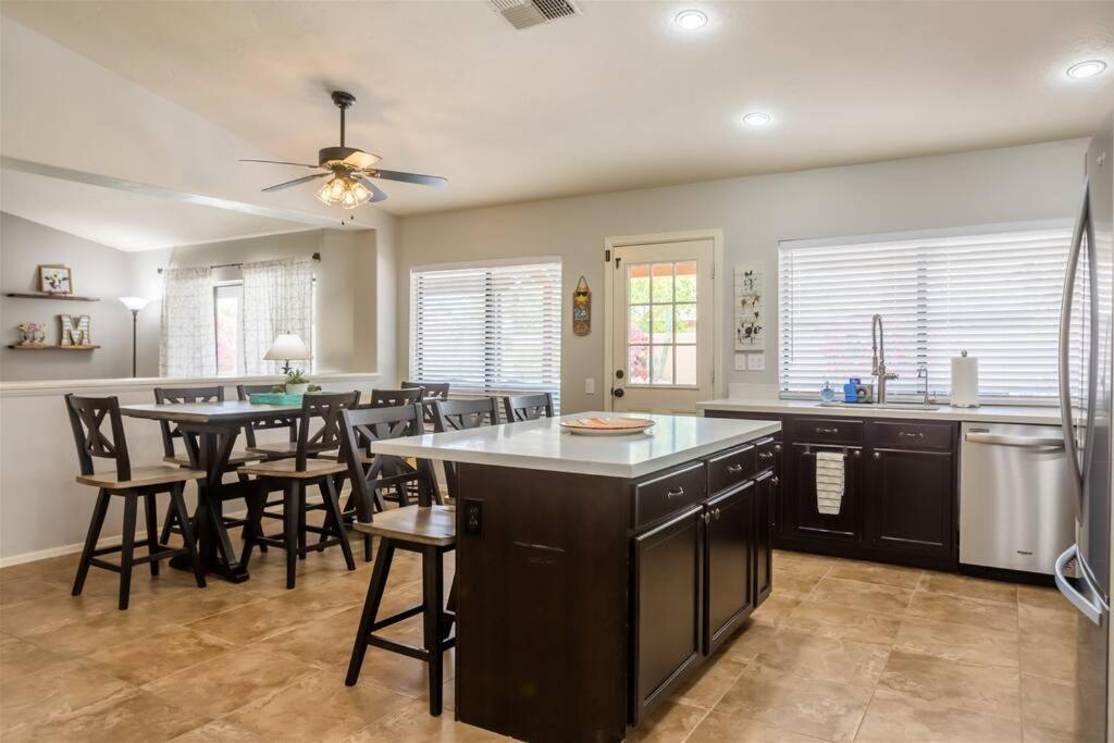 Cozy Home With Pool, Fire Table, Bbq, Rv Parking Mesa Exterior photo